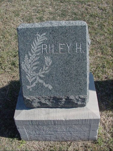 loy17.jpg (74534 bytes)