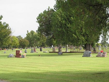 Maysville cemetery area view
