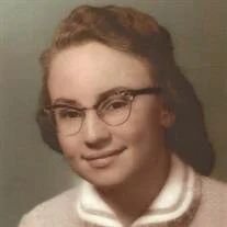 Lorraine Avis (Kahre) Plummer